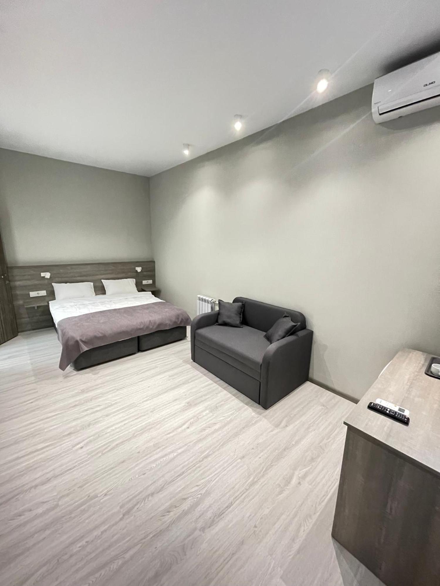 Seven Hotel Vyshneve Exterior foto